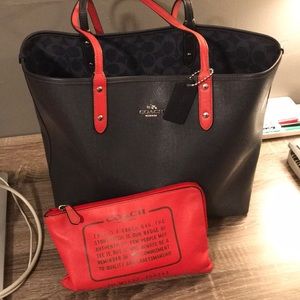 REVERSIBLE navy/red authentic Coach Bag